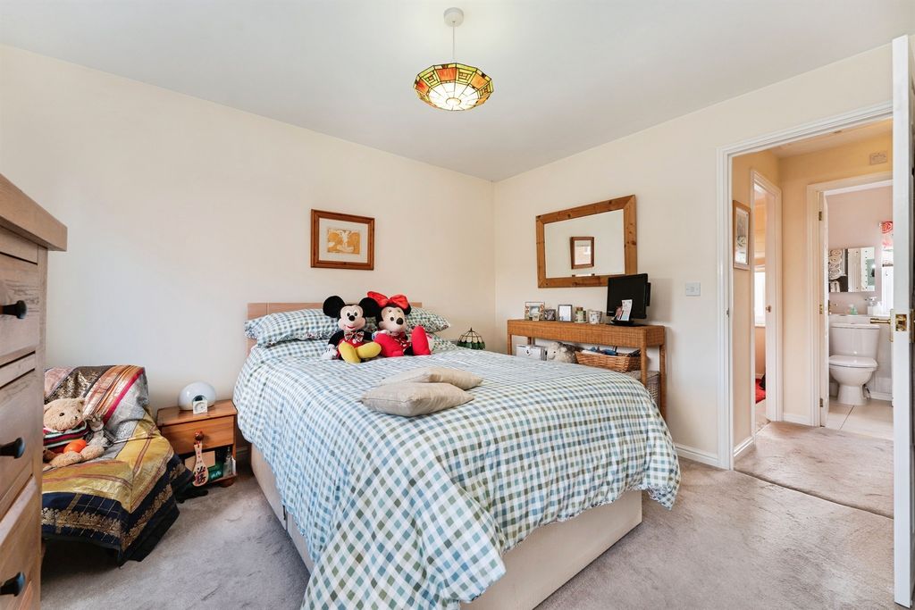 Property photo 3 of 16