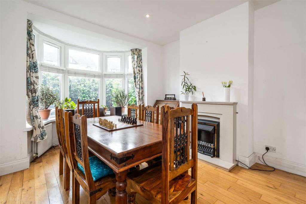 Property photo 3 of 15 86 Douglas Road_9.Jpg