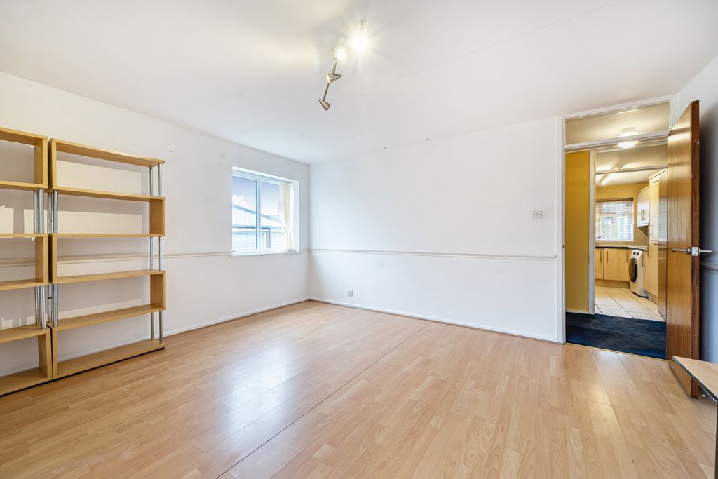 Property photo 3 of 15 1416864-4-6998Ca1...