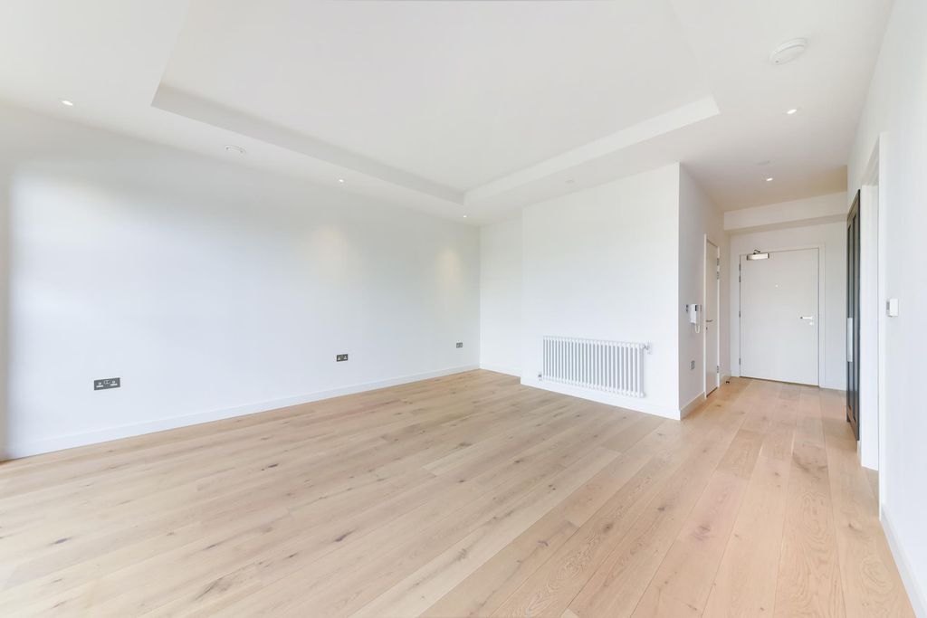 Property photo 3 of 9
