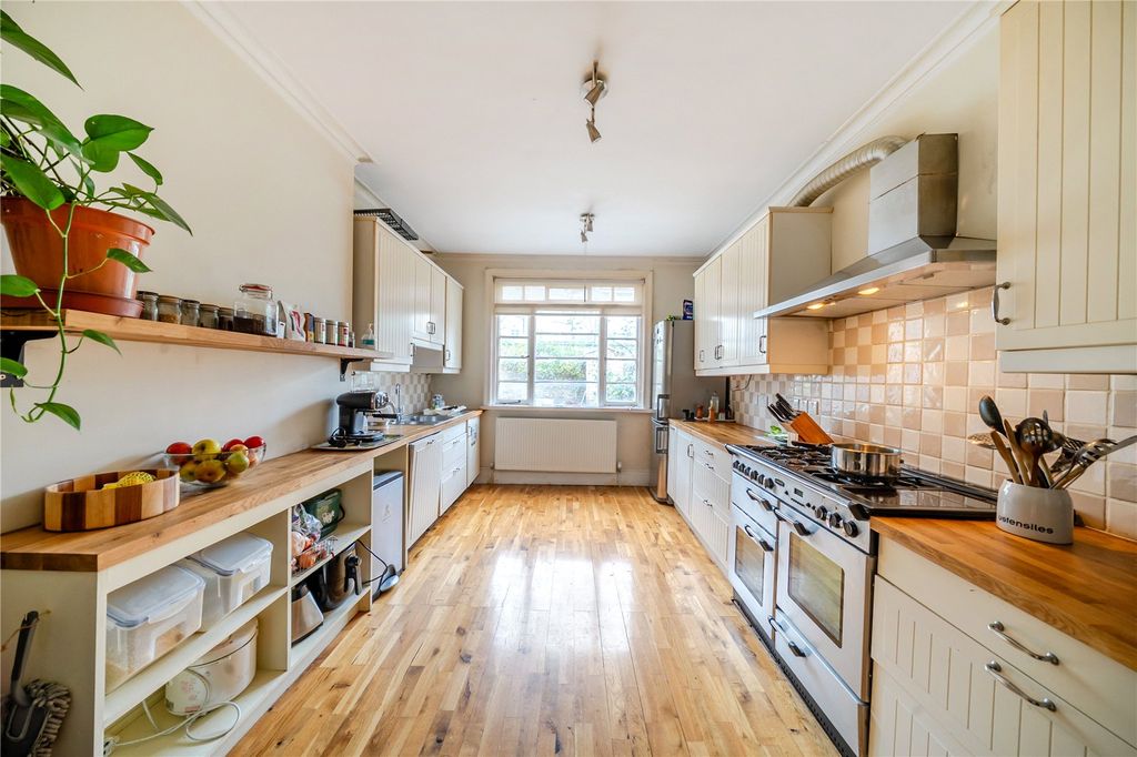 Property photo 2 of 16 Picture No. 44