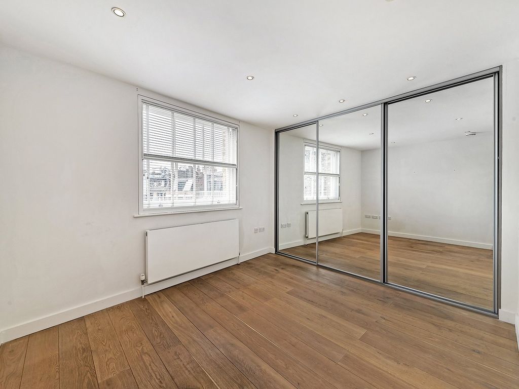 Property photo 3 of 11 Lisle Street, WC2H