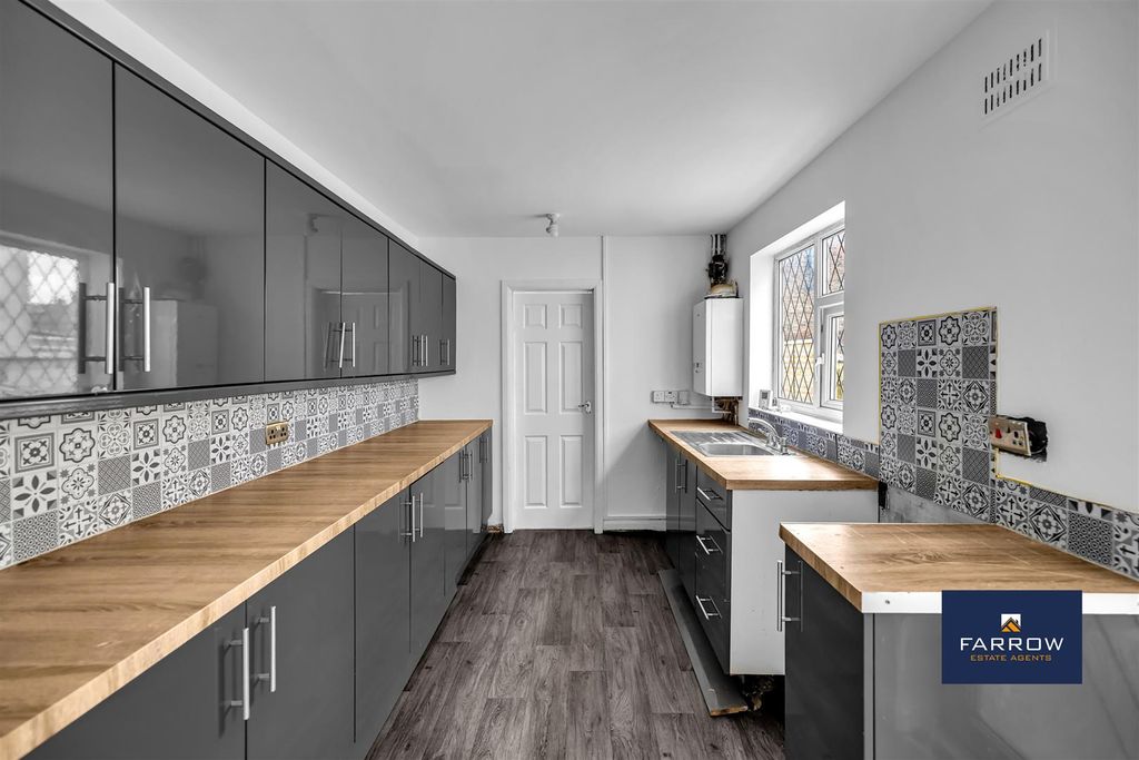 Property photo 2 of 23 Kitchen