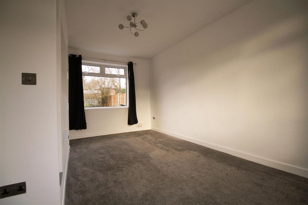 Property photo 3 of 14 Lounge.Jpg