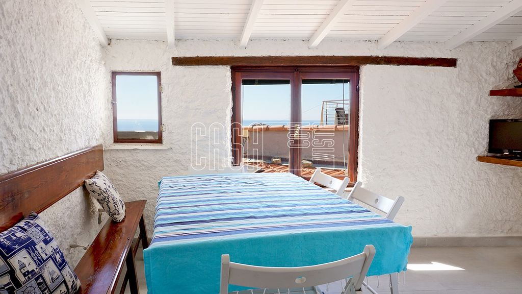 Property photo 2 of 33