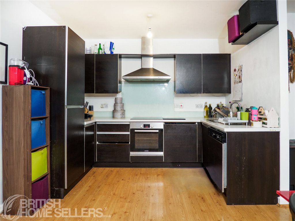 Property photo 2 of 14 Picture No. 19