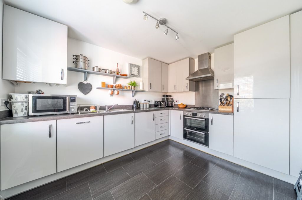Property photo 2 of 21 1535614-14-1A13F5233997E