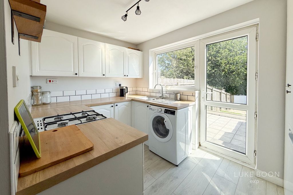 Property photo 2 of 17