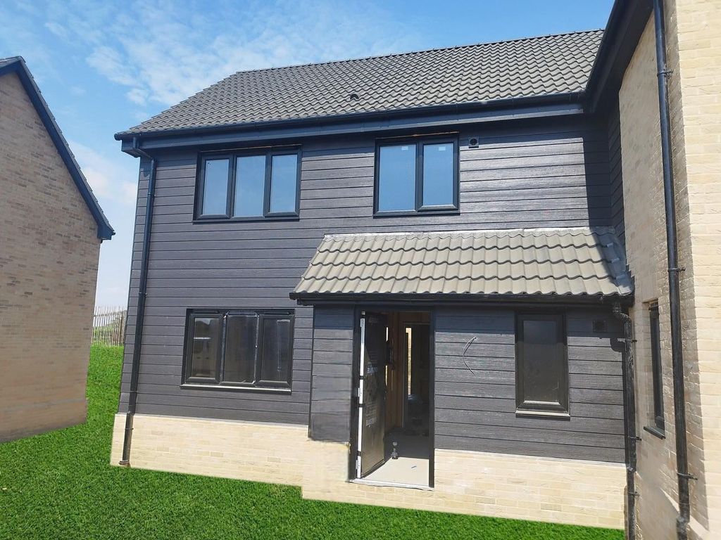 Property photo 1 of 14 7 The Rookery