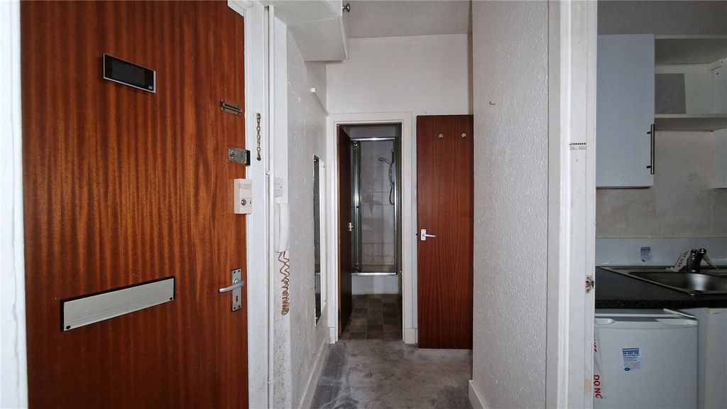 Property photo 3 of 8 Picture No. 05