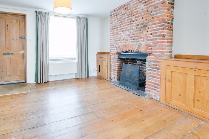 Property photo 2 of 11 Photo 3