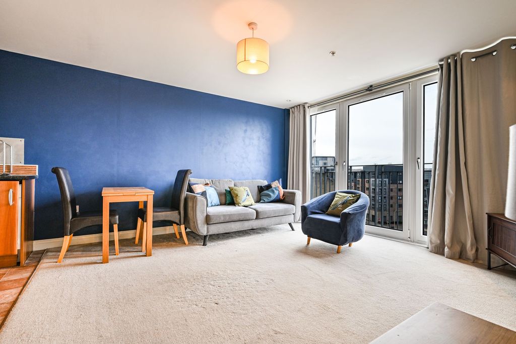 Property photo 2 of 20