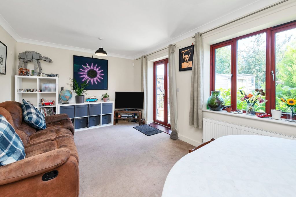 Property photo 3 of 10