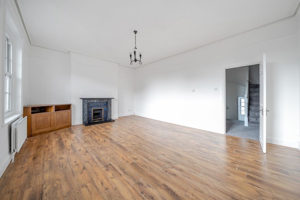 Property photo 1 of 16 Picture No. 01