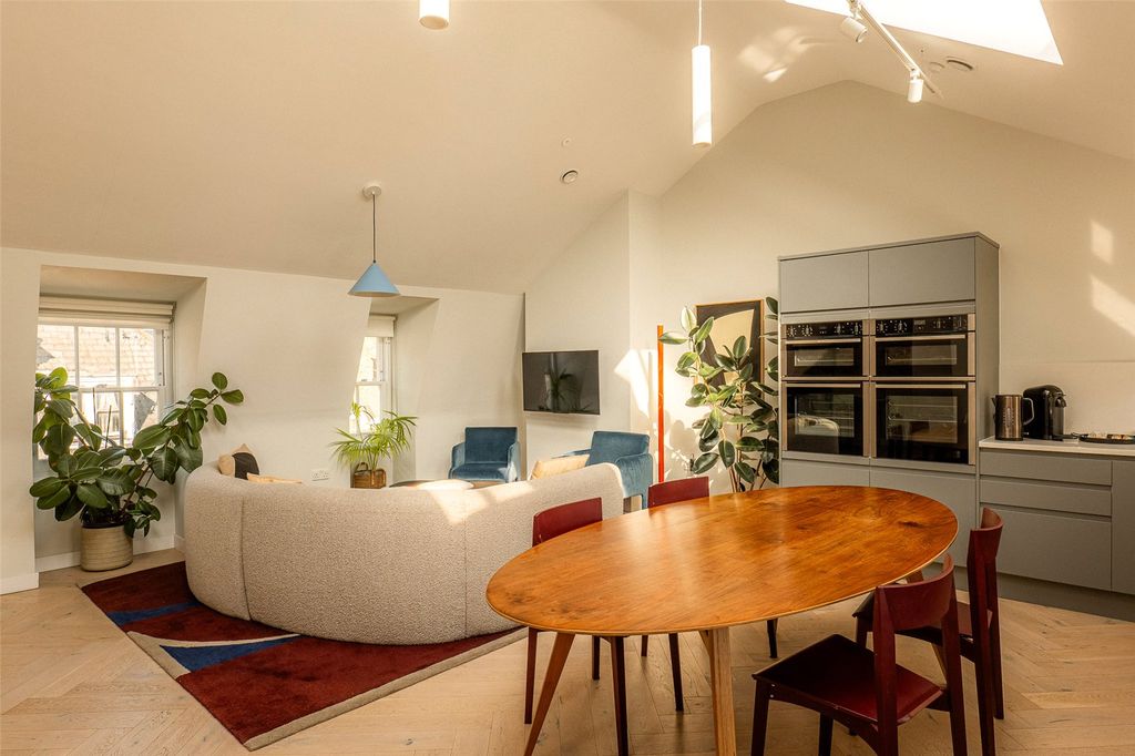 Property photo 1 of 18 Open Plan Living
