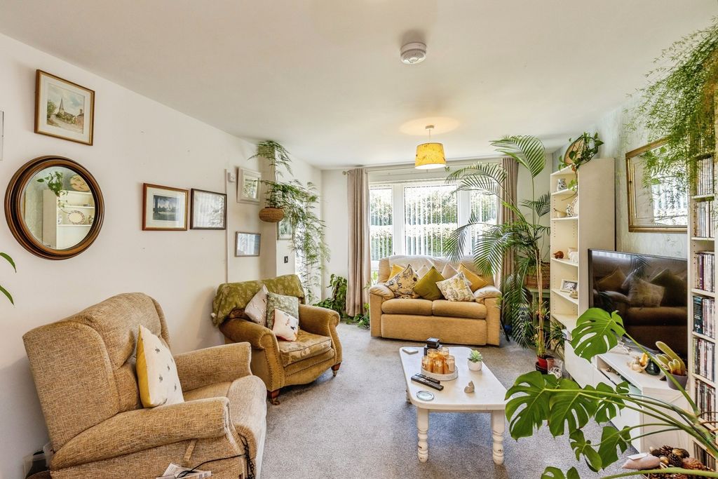 Property photo 3 of 19 Pbox-Img.Jpg