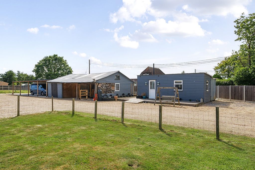 Property photo 2 of 33