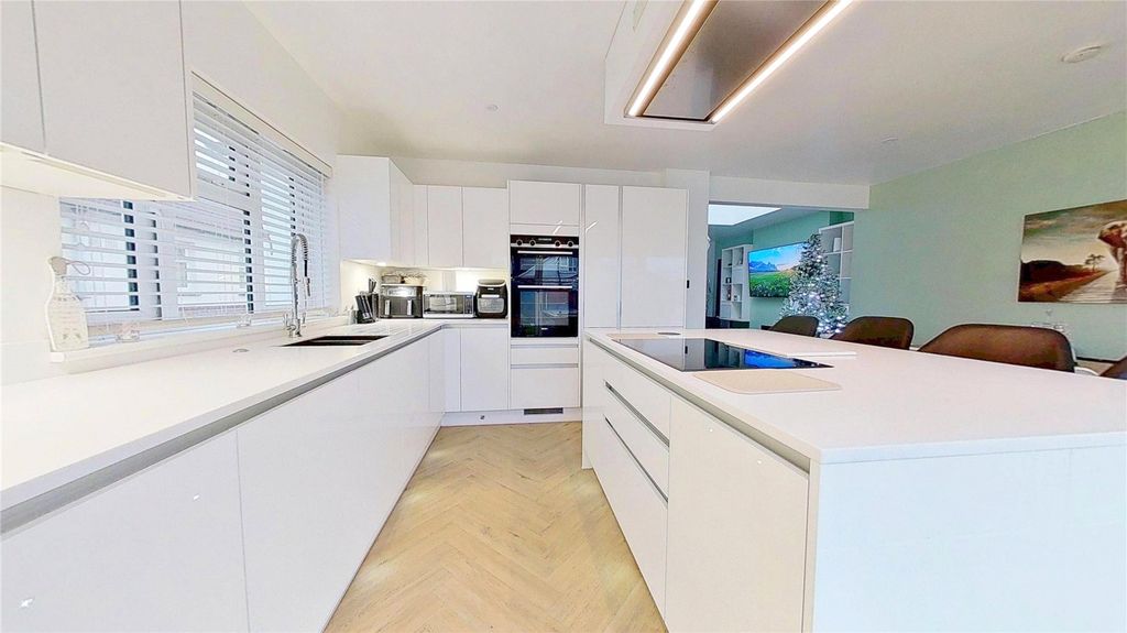 Property photo 3 of 17 Picture No. 09