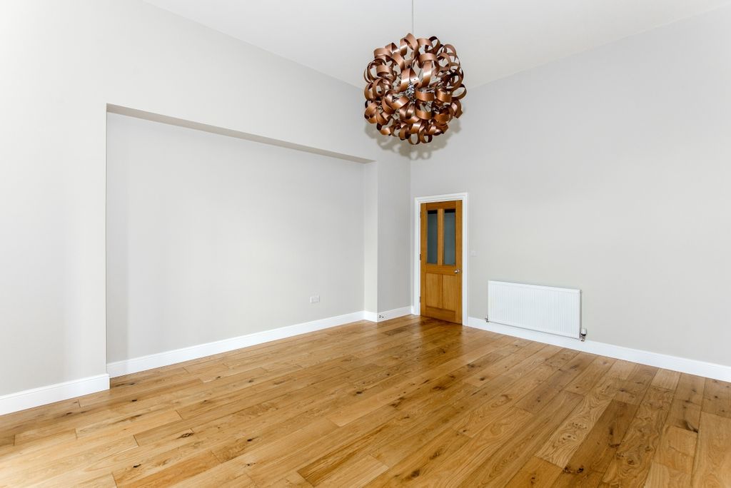 Property photo 3 of 7 Livingroom3