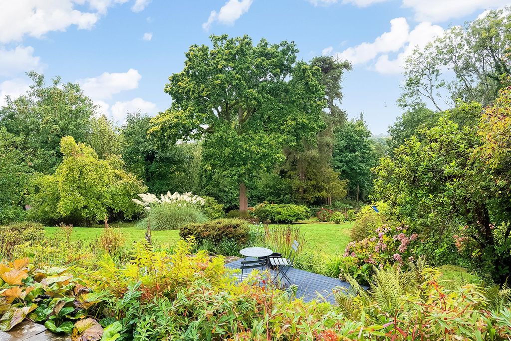 Property photo 2 of 33 Image
