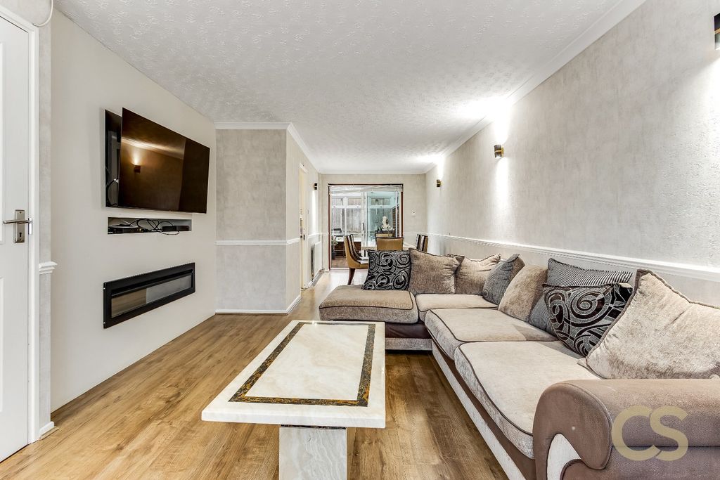 Property photo 3 of 19 3809716