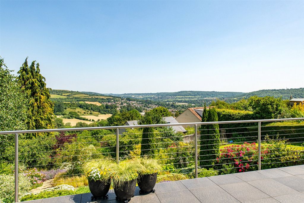 Property photo 2 of 46 Valley View