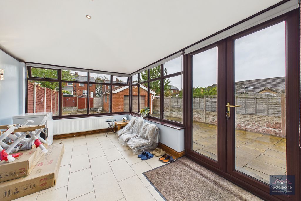 Property photo 3 of 19 Photo 8