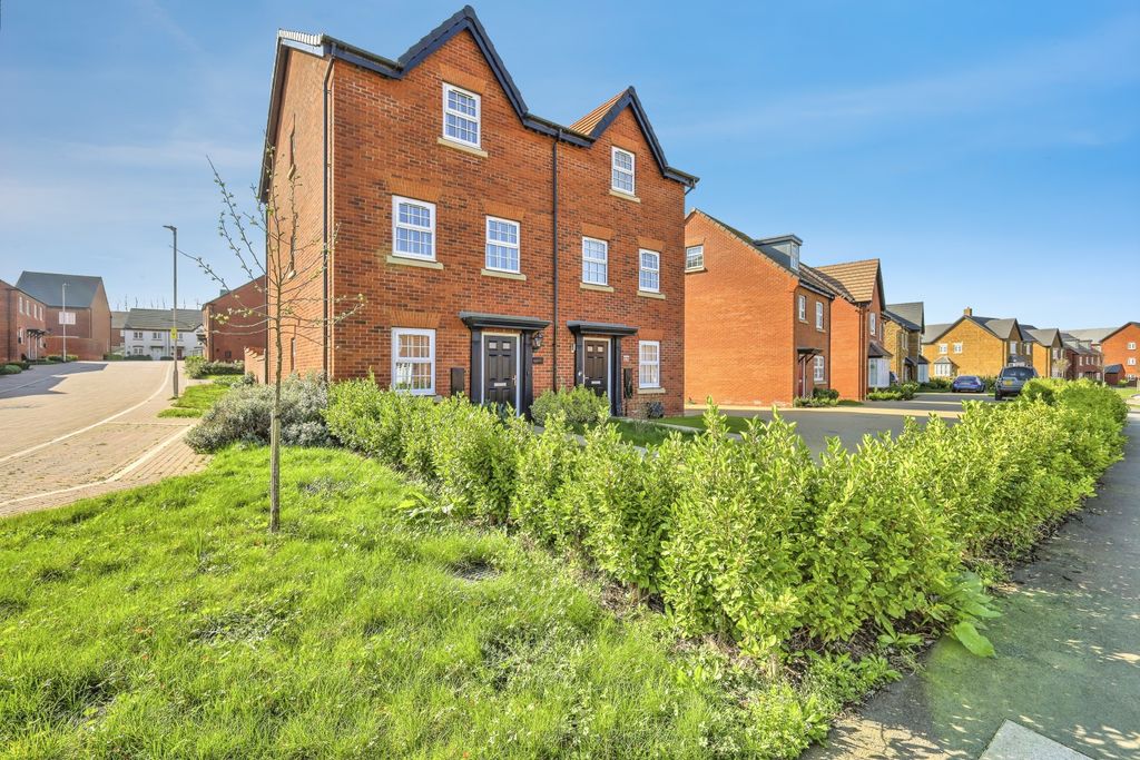 Property photo 2 of 20