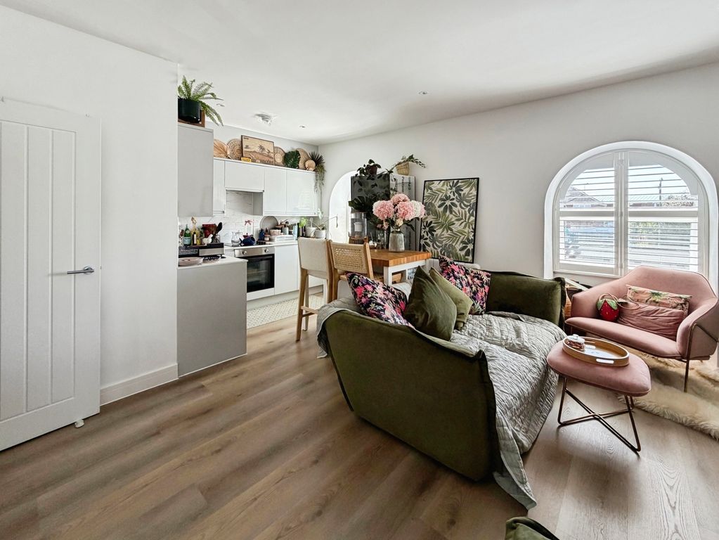 Property photo 2 of 9 Pbox-Img.Jpg