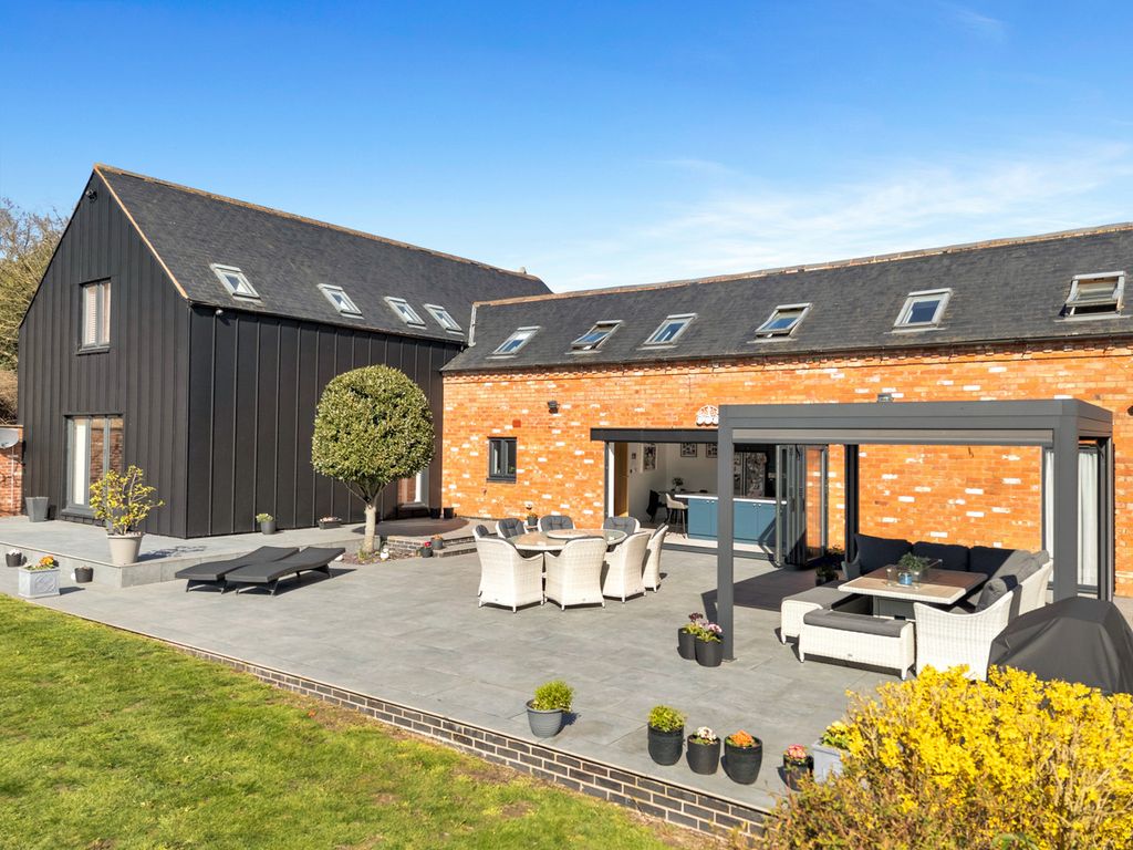 Property photo 3 of 42