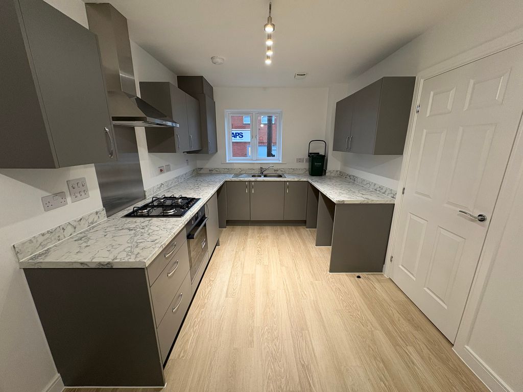 Property photo 2 of 14 Image