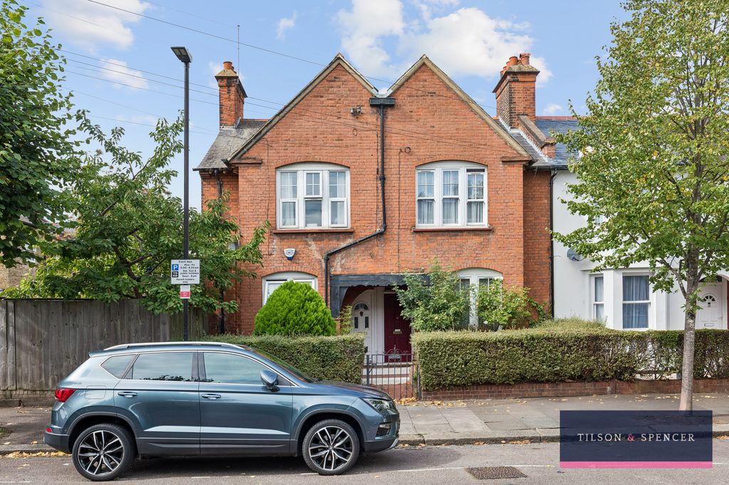 Property photo 1 of 13 0909202611_Tils_1 Waltheof Avenue _N17 7Pl_002_Wm