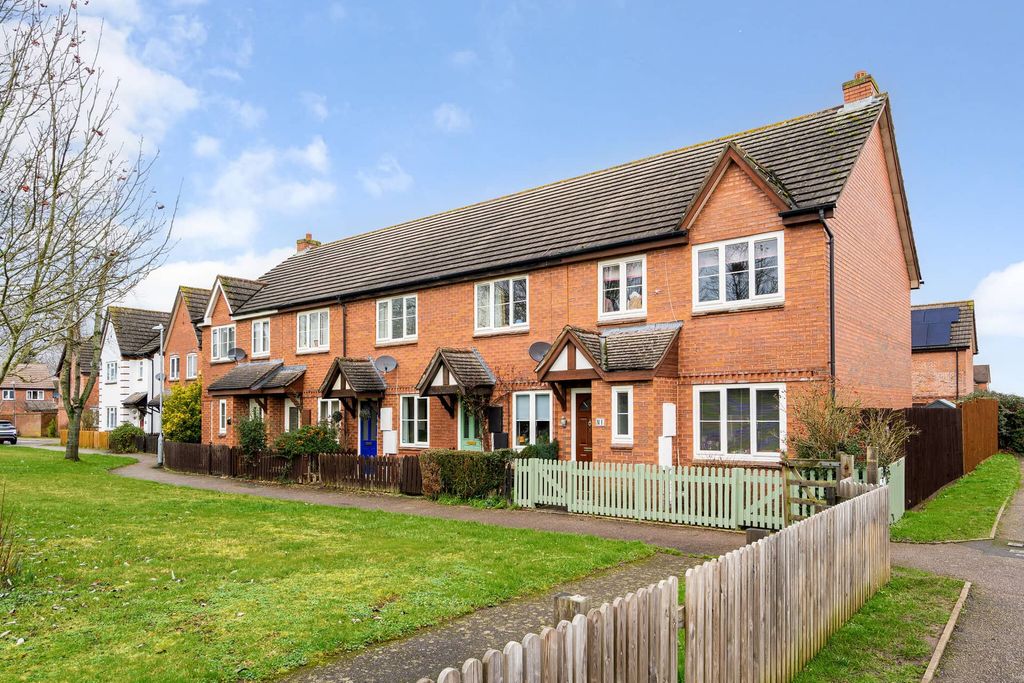 Property photo 1 of 24 5 Short Lane - Image 1