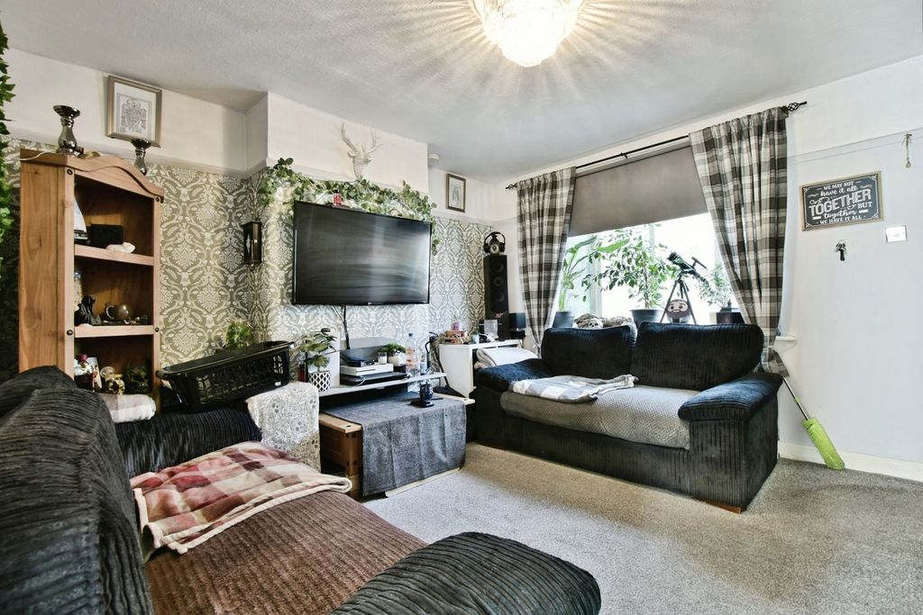 Property photo 2 of 15 Pbox-Img.Jpg