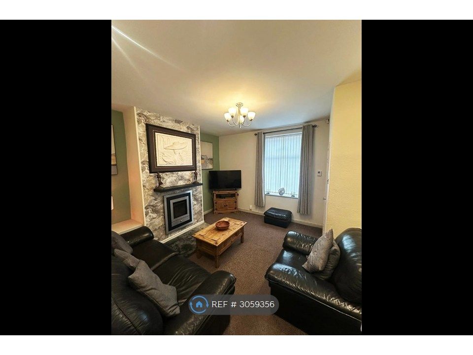 Property photo 1 of 10 Lounge