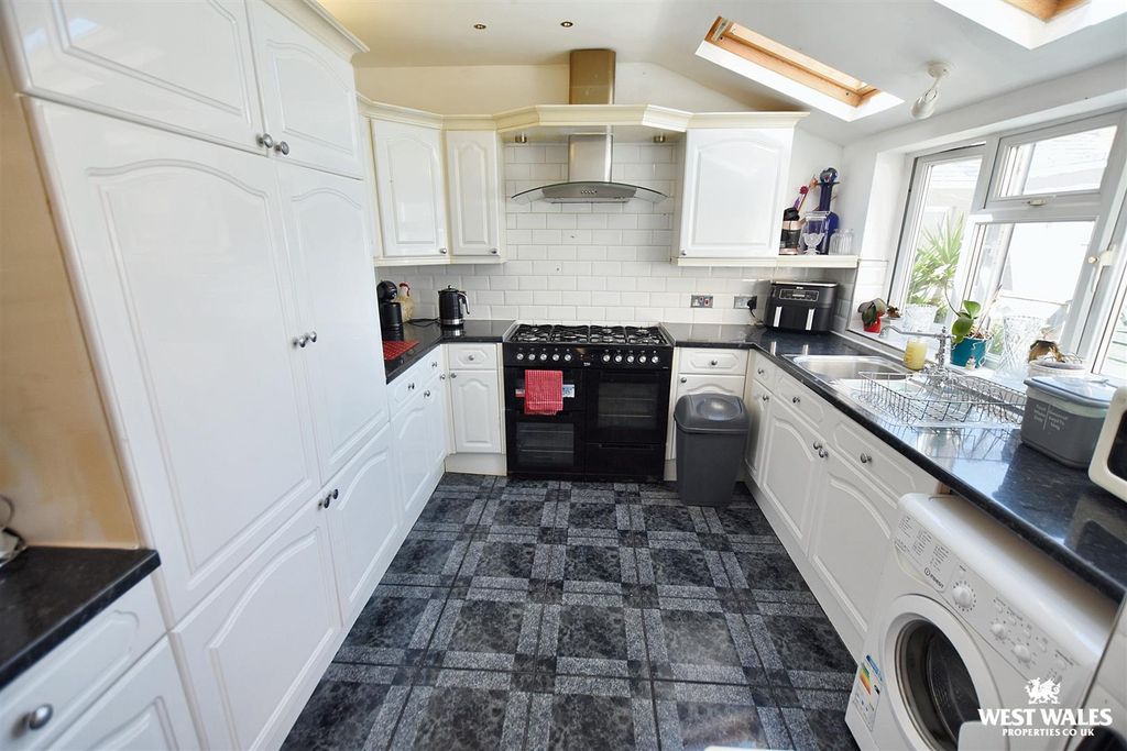 Property photo 2 of 20 6 (68).Jpg