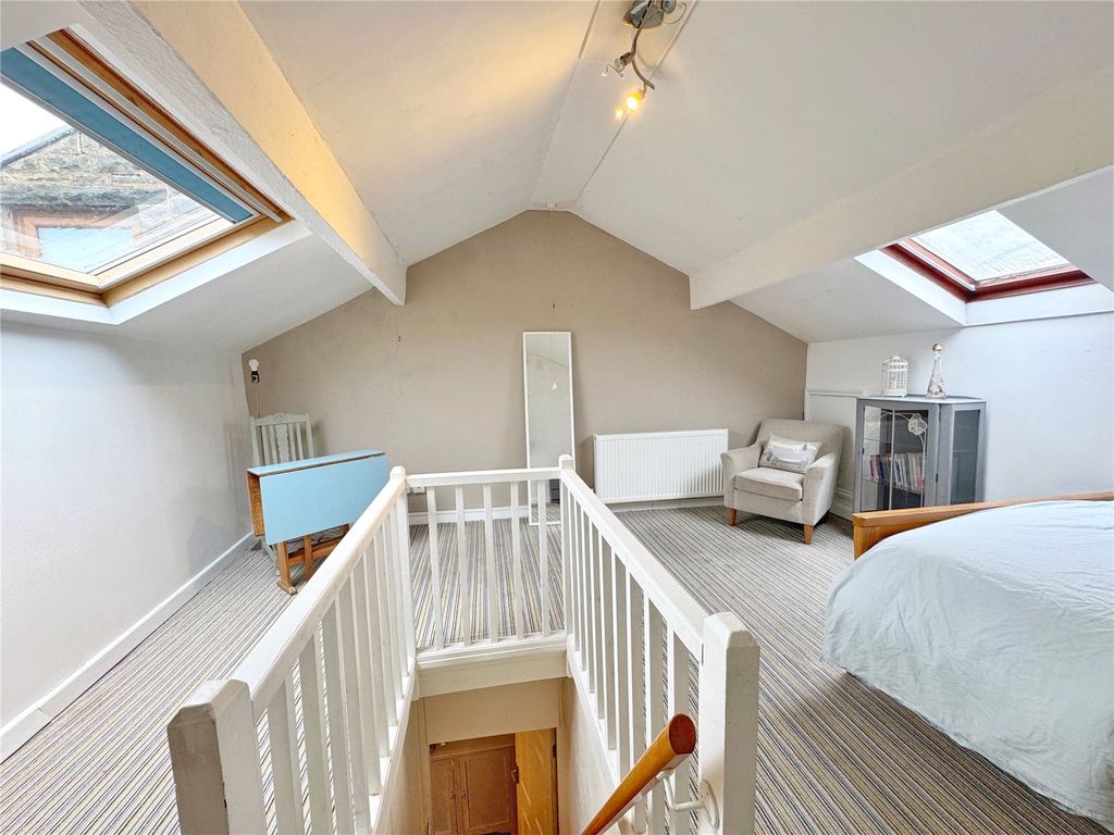 Property photo 3 of 28 Picture No. 29