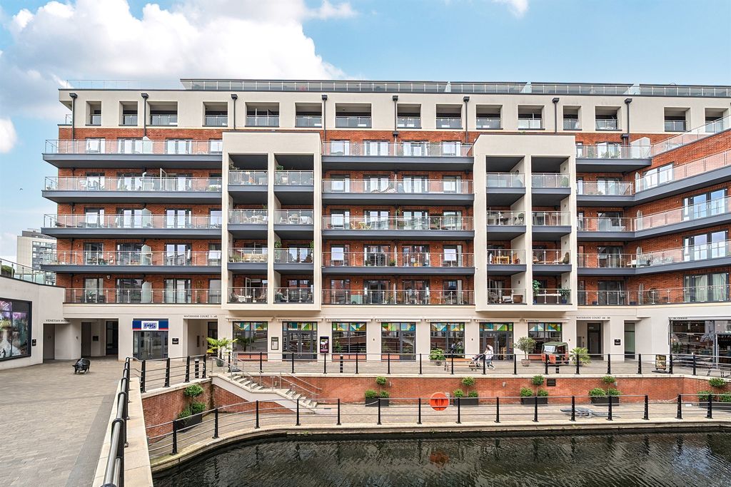 Additional image 14 of 2 bed penthouse for saleThe Colonnade, Maidenhead SL6