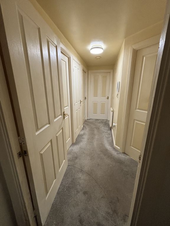 Property photo 3 of 9 Hall Way