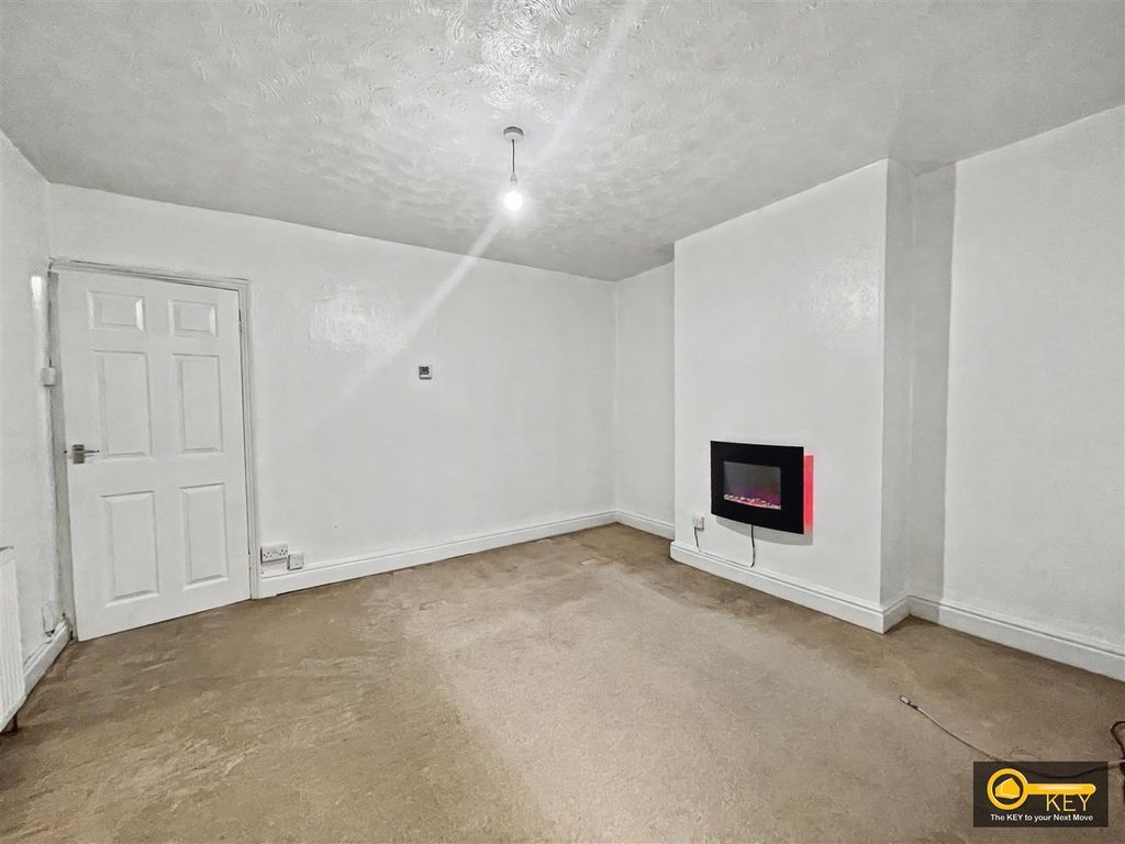 Property photo 2 of 7 Lounge