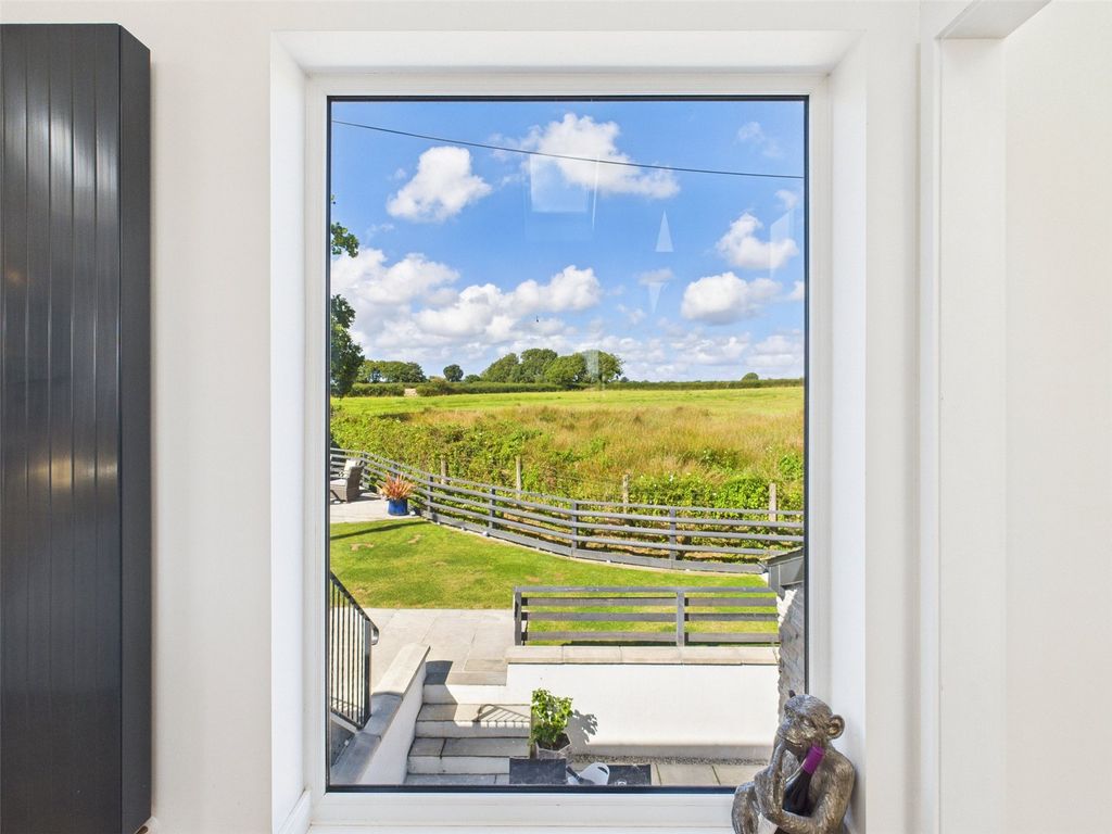 Property photo 3 of 20 Window Outlook