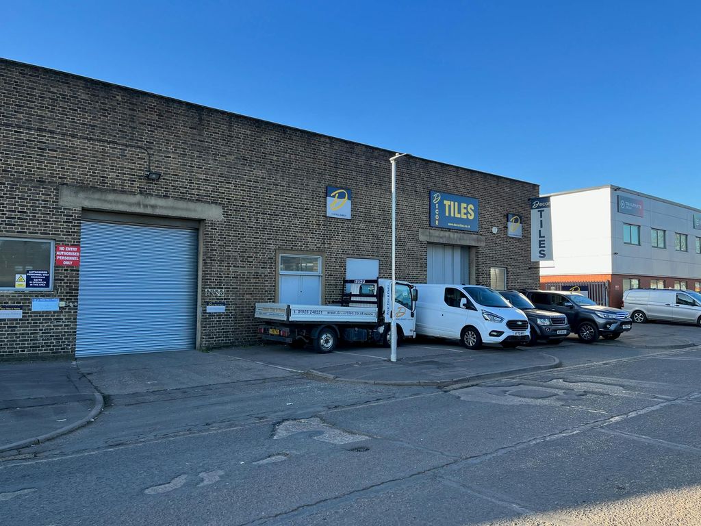 Property photo 1 of 7 Unit 1, 14 Greycaine Road, Watford (2).Jpg