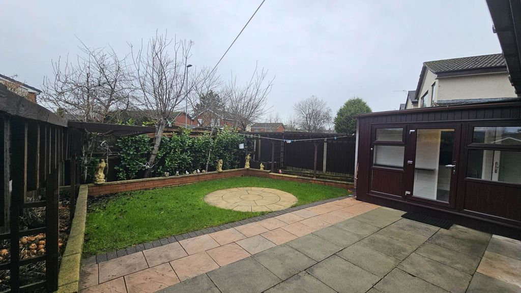 Property photo 2 of 40