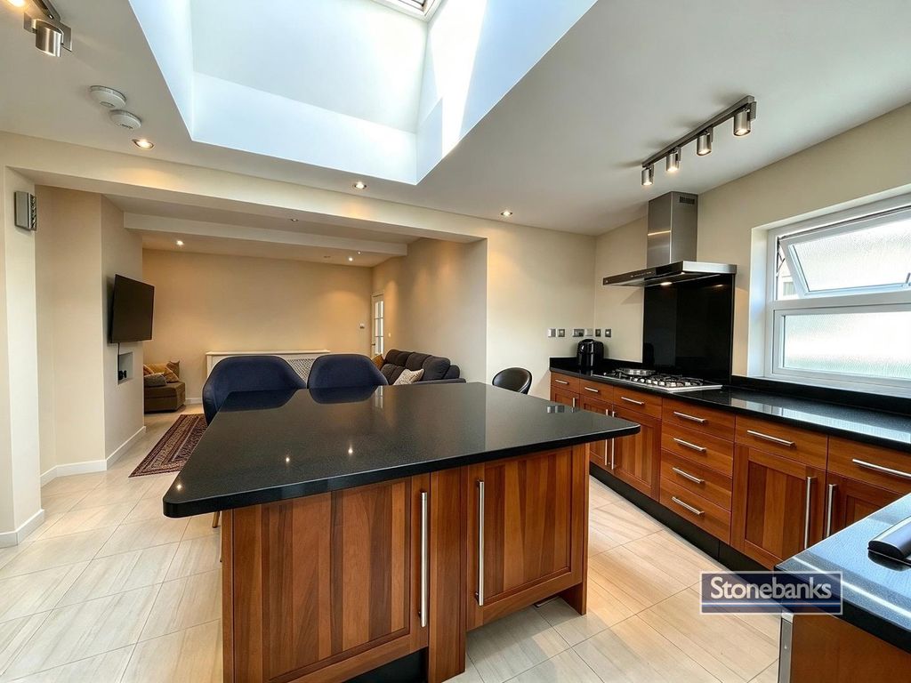 Property photo 3 of 21 7.Png