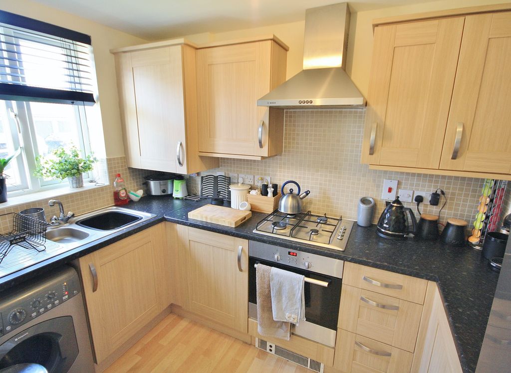 Property photo 2 of 6 Kitchen