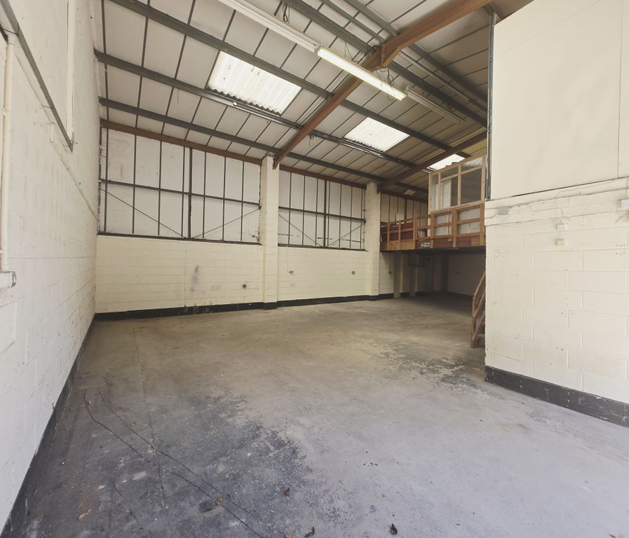 Property photo 3 of 8
