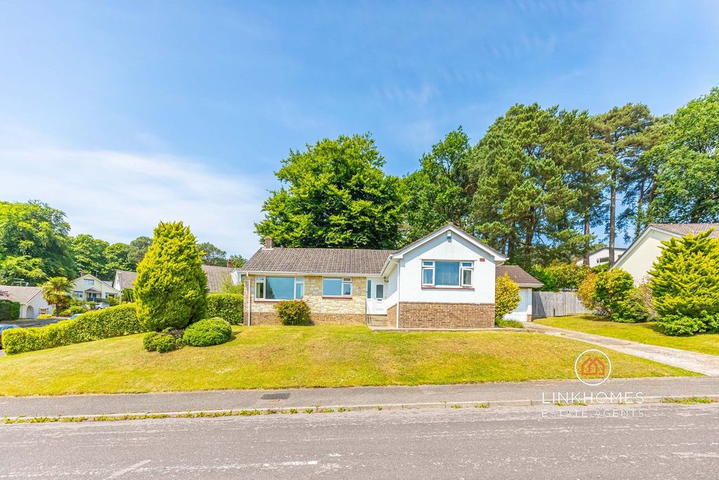 Property photo 1 of 33