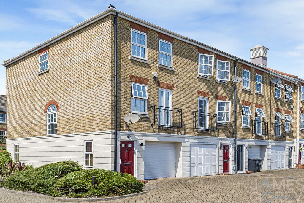 Property photo 1 of 33