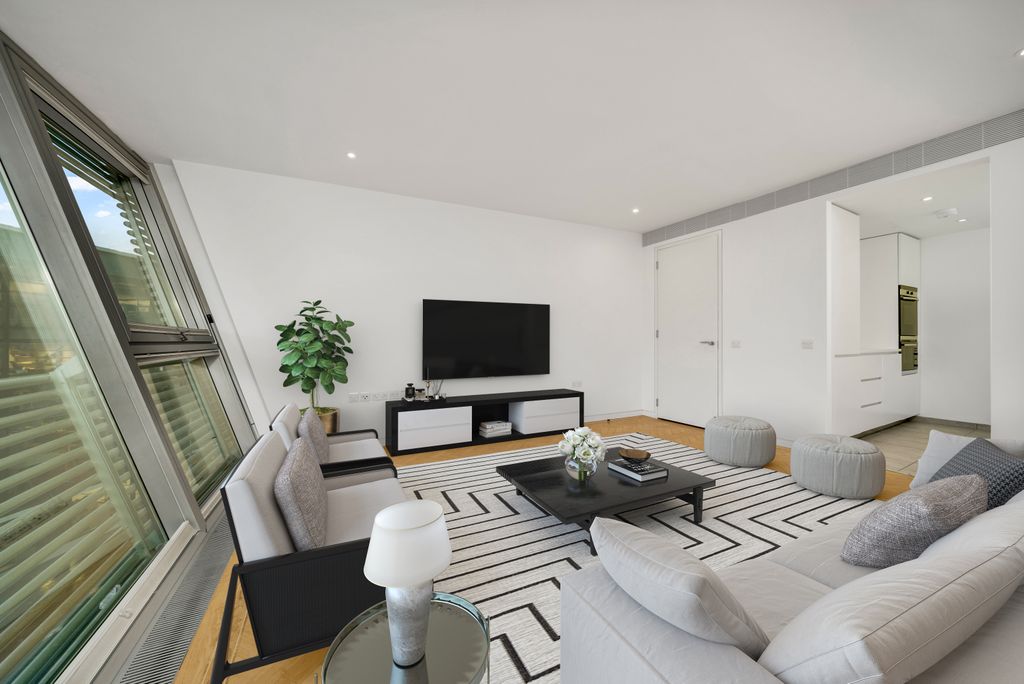 Property photo 2 of 23