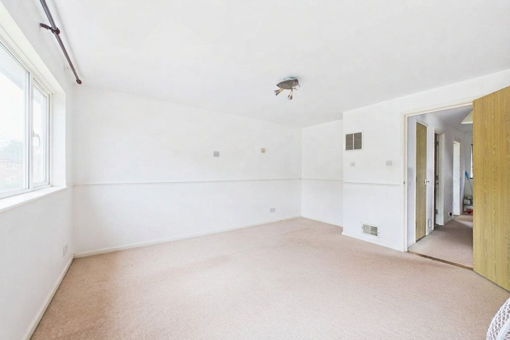 Property photo 3 of 7 Picture No. 02